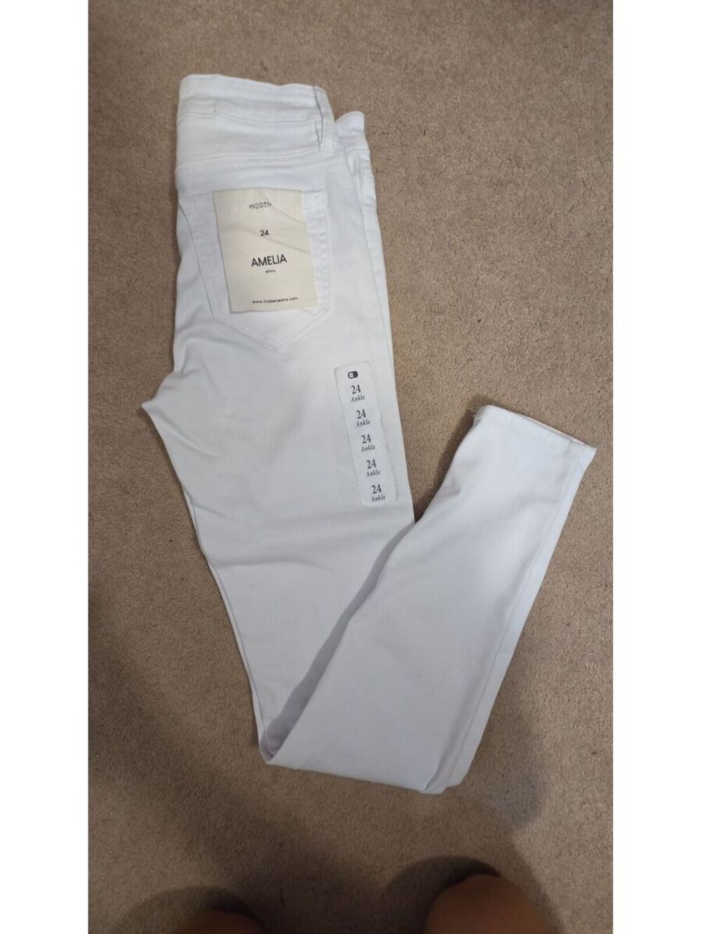 NWT Hidden Jeans White Size 24